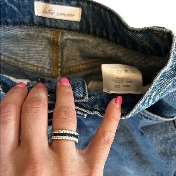 Betro Simone from Anthropologie size 25 jeans in excellent like-new condition - Picture 4 of 5